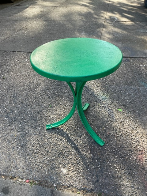 Outdoor Kelly Green Painted Metal Round Side Table