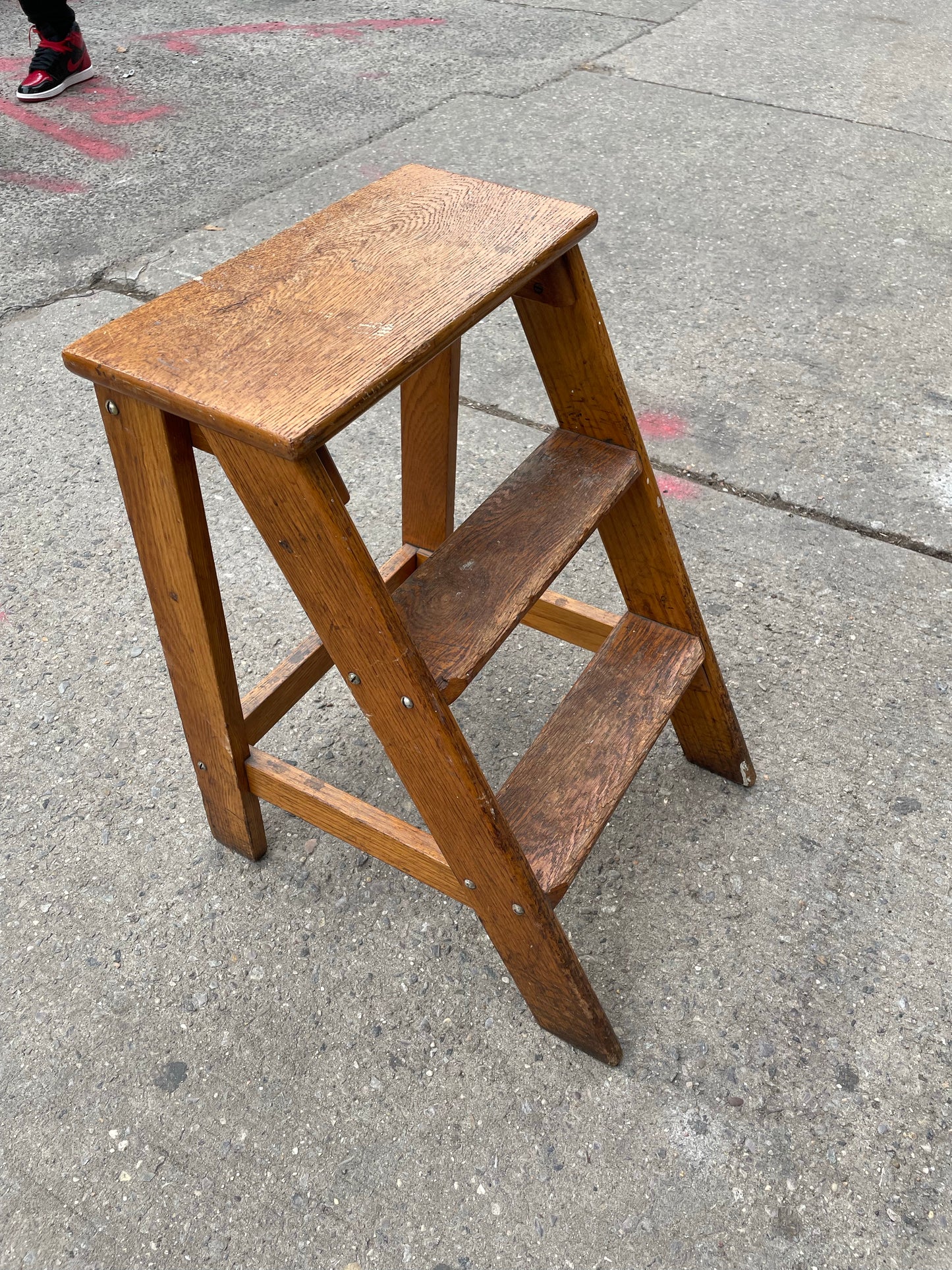 Putnam Library Step Ladder Stool