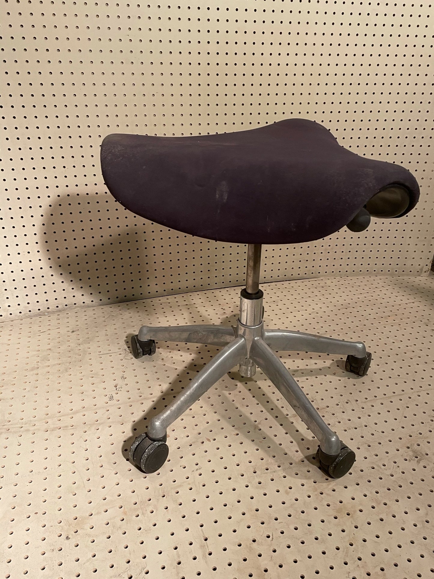 Vintage Humanscale Freedom Saddle Stool  Postmodern Black/Deep Purple Ergonomic Swivel Chair